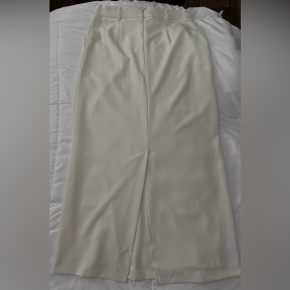 Dresses & Skirts - Elegant Cream Maxi Skirt